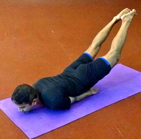 salabhasana